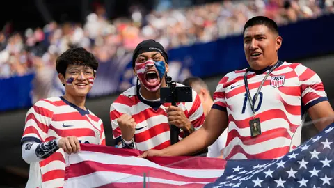 ¡Ambientazo! Afición de Estados Unidos presente en Los Ángeles para duelo ante Paraguay