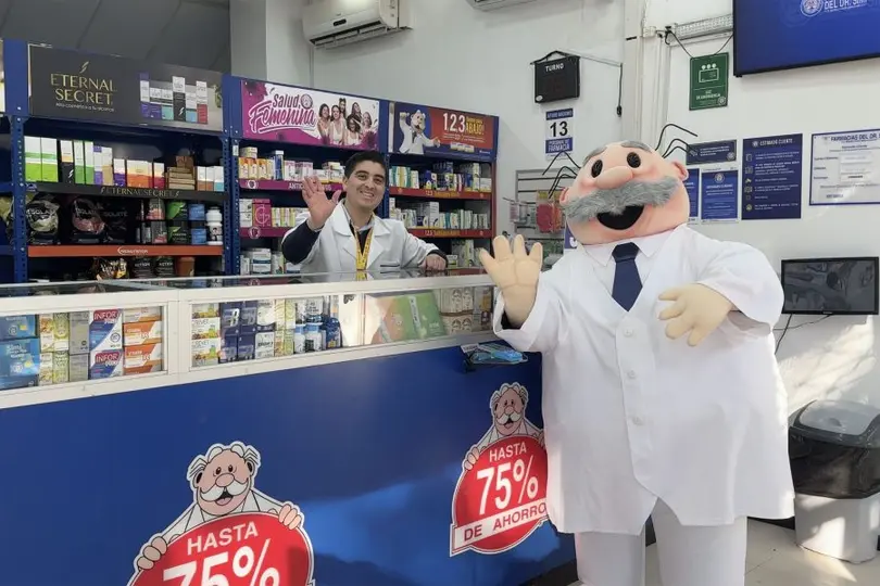 Entre los beneficios de la tarjeta se encuentra un programa de cashback en compras realizadas en Farmacias Similares y otros establecimientos./ RS