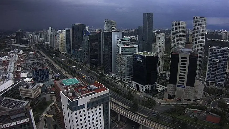 Las fuertes precipitaciones registradas este domingo provocaron inundaciones y complicaciones viales en distintos puntos de la Ciudad de México./ X: @Meteoalert_CDMX