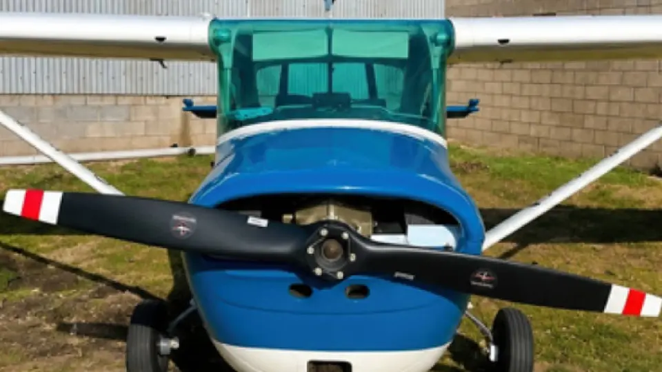 Aeronave Cessna 152, misma de que la que se arrojo el piloto de 34 años / RRSS