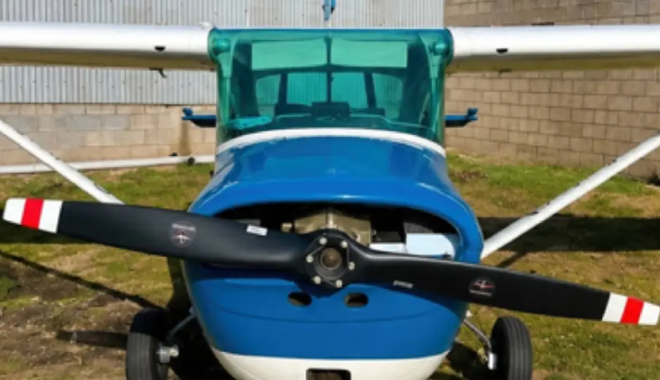 Aeronave Cessna 152, misma de que la que se arrojo el piloto de 34 años / RRSS