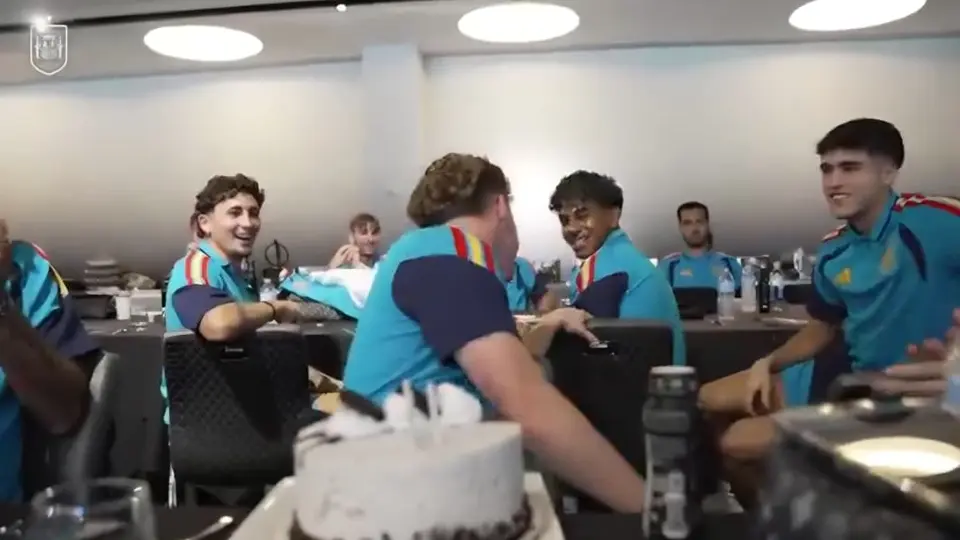 Lamine Yamal y Víctor Muñoz celebraron su cumpleaños | Captura