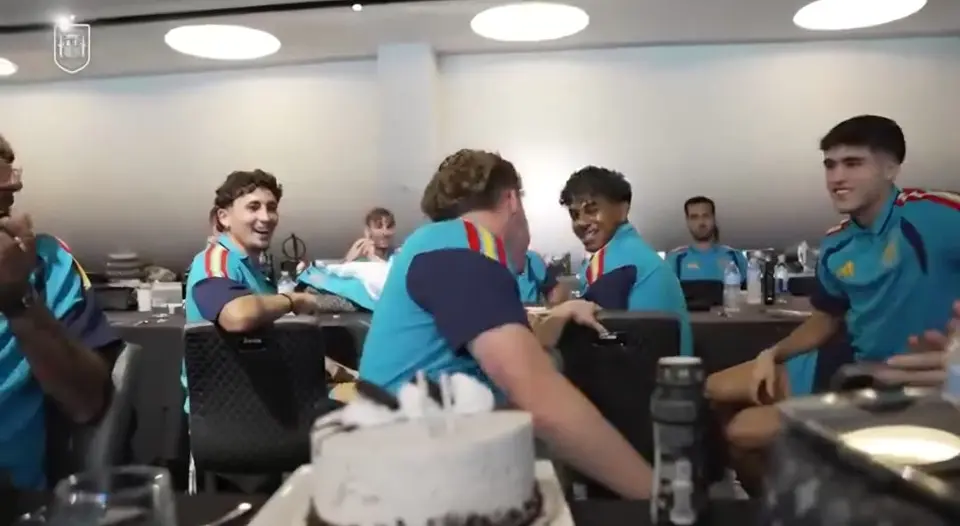 Lamine Yamal y Víctor Muñoz celebraron su cumpleaños | Captura