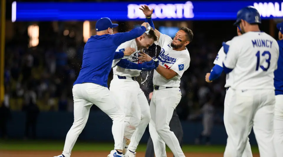 Kiké Hernández celebrando l AP