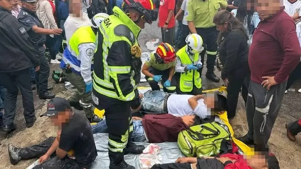 VIDEO: Rayo cae en fiesta patronal de Edomex y deja varios lesionados