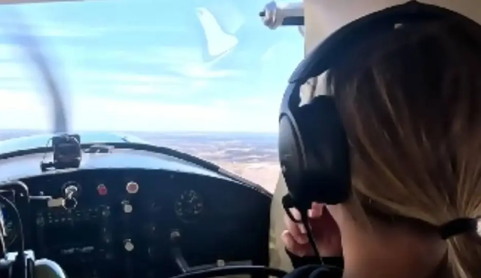 Alumna de Leandro durante su práctica de vuelo / RRSS