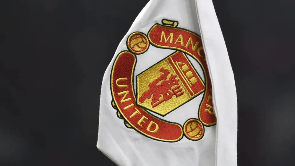 Filtran en redes sociales nuevo jersey de Manchester United