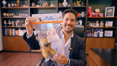 Dr. Simi adopta mascota con nuevos simipeluches.- Víctor González Herrera