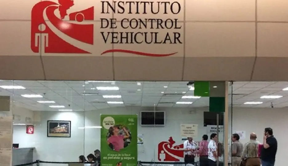 Autoridades piden evitar enlaces y mensajes sospechosos relacionados con trámites vehiculares / @ICVNL