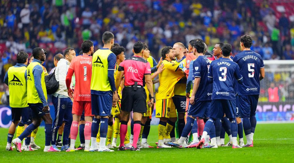 Pelea en el Clásico Joven: América se va a los golpes contra Cruz Azul