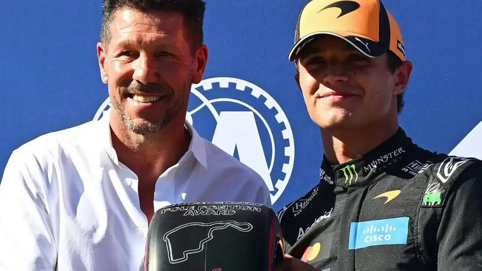 Diego Simeone con Lando Norris en el Gran Premio de España | X: @atletienglish