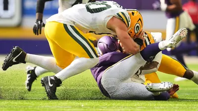 VIDEO: El golpe que dejó noqueado a Kyler Murray ante los Packers