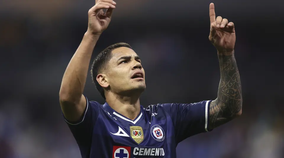 Gabriel 'Toro' Fernández, en festejo de gol con Cruz Azul, ante América | MEXSPORT