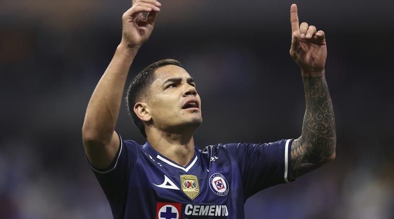Gabriel 'Toro' Fernández, en festejo de gol con Cruz Azul, ante América | MEXSPORT