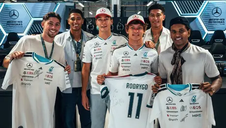¡De la cancha a la pista! Jugadores de Real Madrid y Atlético visitaron a Mercedes y Cadillac en la F1