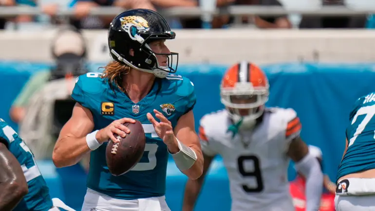 Trevor Lawrence, mariscal de campo de Jaguars | AP