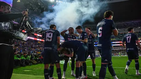 ¡Cruz Azul se queda con el Clásico Joven! La Máquina vence 4-3 al América