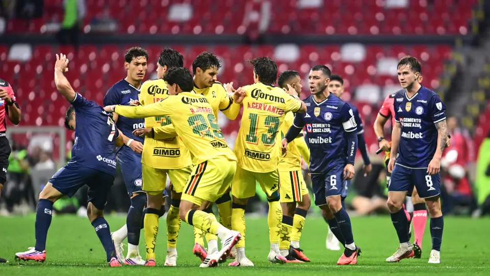 Pelea entre Cruz Azul y América | MEXSPORT