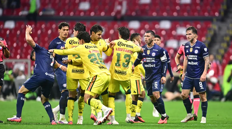 Pelea entre Cruz Azul y América | MEXSPORT