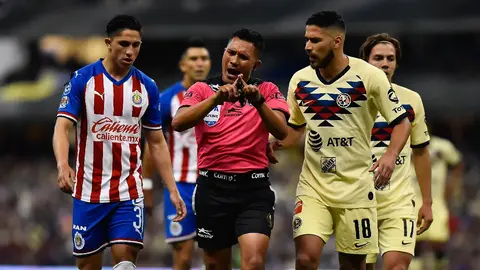 Cantante Guerrero rompe el silencio y recuerda polémica de un América vs Chivas: 'Nunca te imaginas que va a suceder'