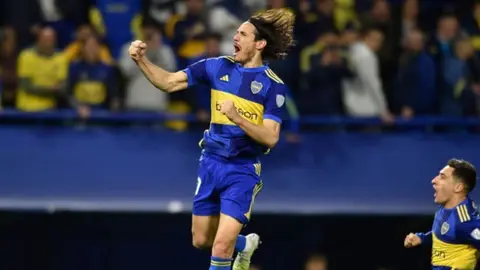 Edinson Cavani apoyó económicamente a periodista uruguayo en una emergencia familiar