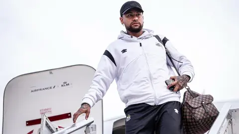 Neymar estalla, en el Brasileirao, por césped artificial ante Atlético Mineiro