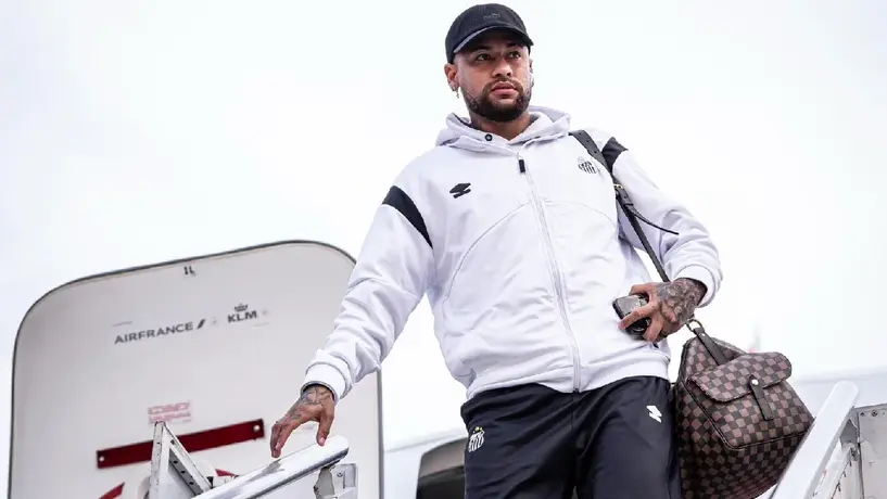 Neymar estalla, en el Brasileirao, por césped artificial ante Atlético Mineiro