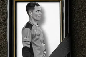 Luto en el futbol: Portero muere en Brasil luego de atajar un penal