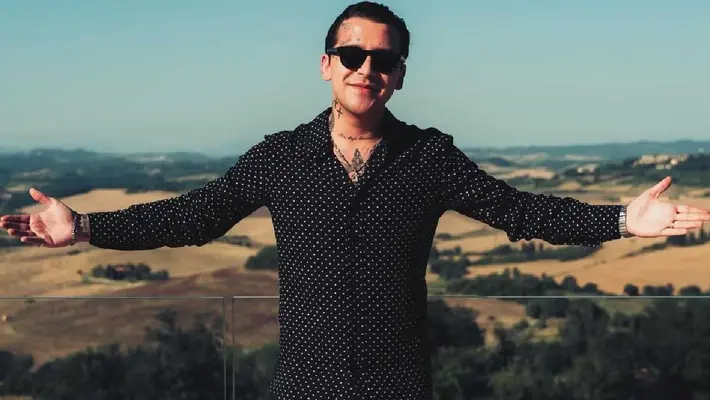 ¿Christian Nodal a la cárcel? Universal Music lanza advertencia al cantante por contratos falsos