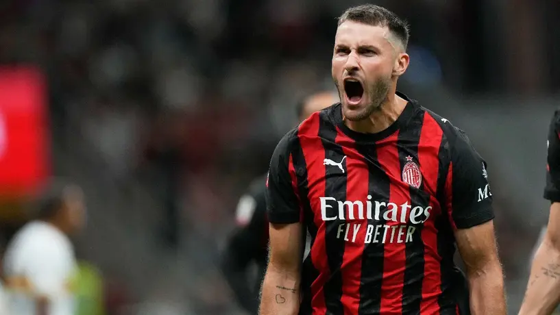 Afición italiana llena de elogios a Santiago Giménez: "Hace todo bien"