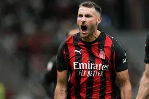 Afición italiana llena de elogios a Santiago Giménez: "Hace todo bien"