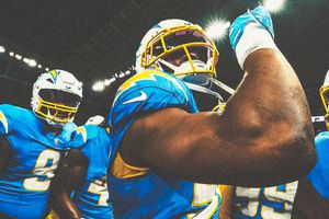 Con tres pases de anotación de Justin Herbert, los Chargers vencieron a los Chiefs en Brasil