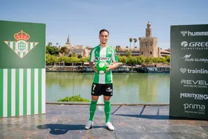 Antony rompe en llanto en su presentación con Betis y recuerda "pesadilla" en Manchester United
