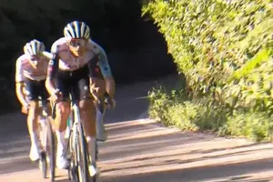 Tadej Pogacar se luce en la Tre Valli Varesine con ayuda de Isaac del Toro