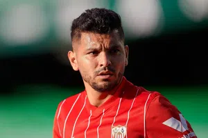 Jesús 'Tecatito' Corona y otros exjugadores de Sevilla con los que Martial se reencontrará en Rayados