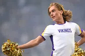 Minnesota Vikings responden a críticas por agregar porristas masculinos a su equipo