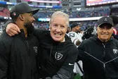 Raiders inician la era de Pete Carroll con triunfo sufrido frente a los Patriots