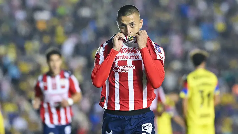 Roberto Alvarado en duda para enfrentar a Tigres tras el Clásico Nacional