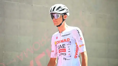 Isaac del Toro vuelve a brillar y conquista el Giro della Toscana 2025