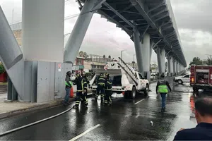 Se registra fuga de gas tras choque de pipa en Av. Tláhuac, CDMX