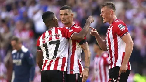 Sunderland continúa con muestras de cariño a México y lanza dinámica con jugadores