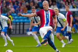 Haaland decide ante Finlandia: récord, séptimo partido seguido con gol y un detalle en su camiseta