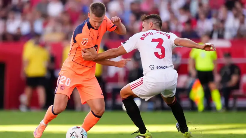 Dani Olmo se lesiona y enciende alarmas en Barcelona previo al Clásico