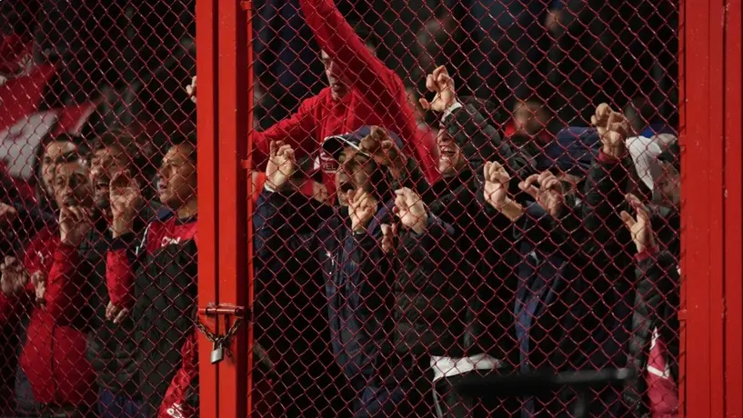 Independiente publica polémico video culpando a la afición chilena por la violencia en Avellaneda