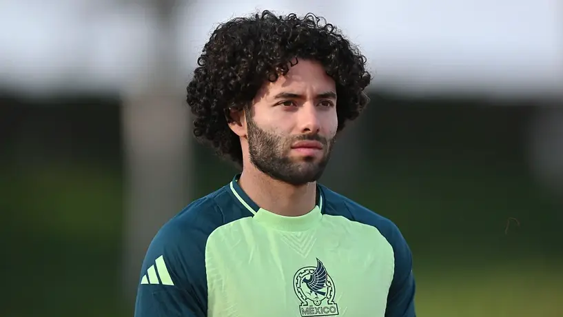 César 'Chino' Huerta causa baja de la Selección Mexicana por lesión