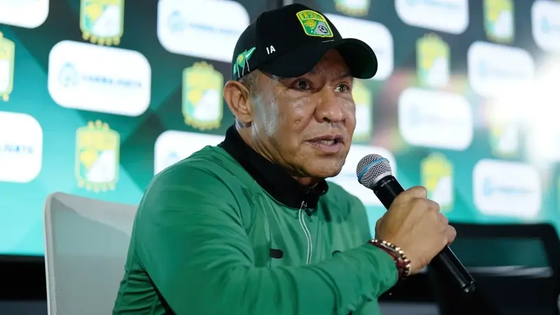 Nueva imagen de Nacho Ambriz sorprende a la afición: ¿qué le pasó al DT de León?