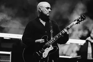 Guitarrista de Oasis anuncia que padece cáncer y se retira temporalmente de la gira