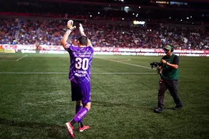 Afición de Cruz Azul viajó a Tijuana para despedir a Jesús Corona en su último partido