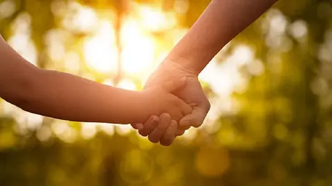 CDMX aprueba igualdad de herencia para hijos adoptados