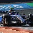 Carlos Sainz compara a Liam Lawson con Checo Pérez tras incidente en Países Bajos